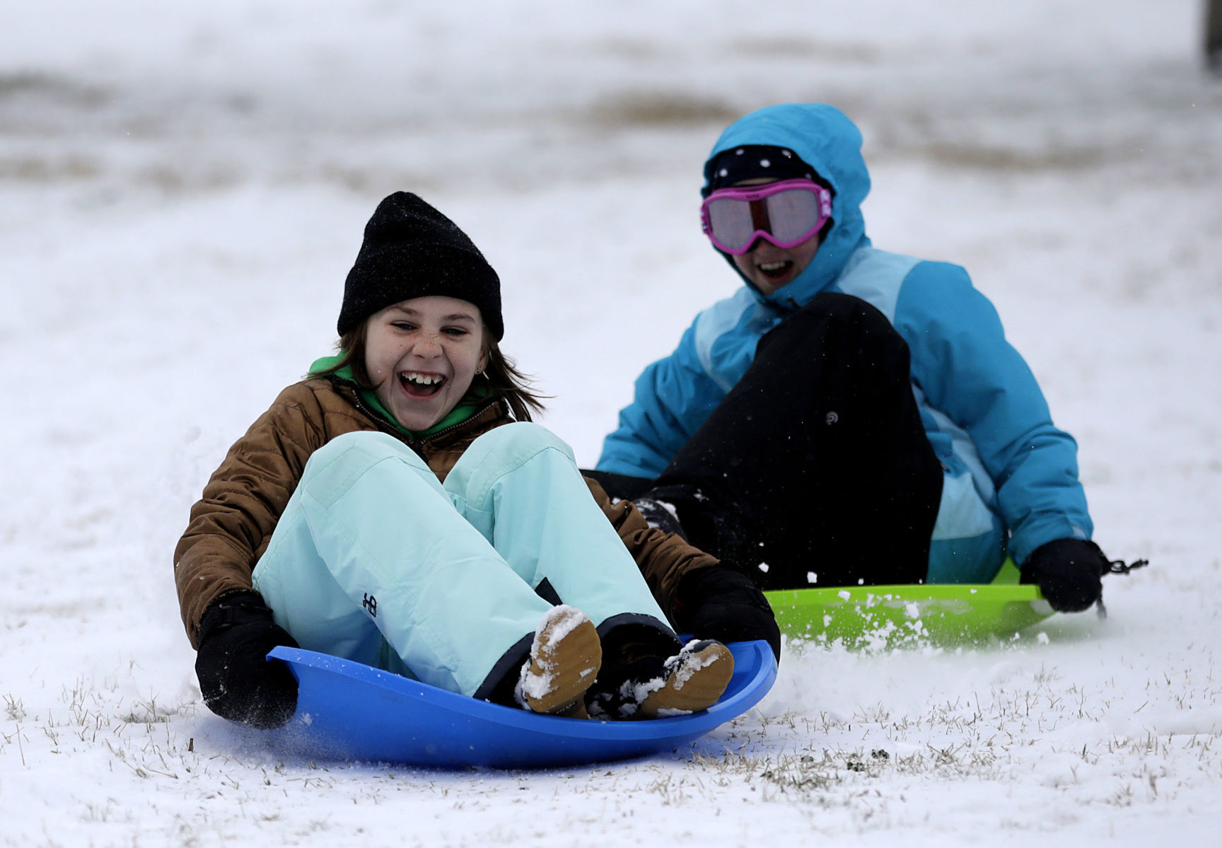 Snow falls on Tulsa area, northeast Oklahoma